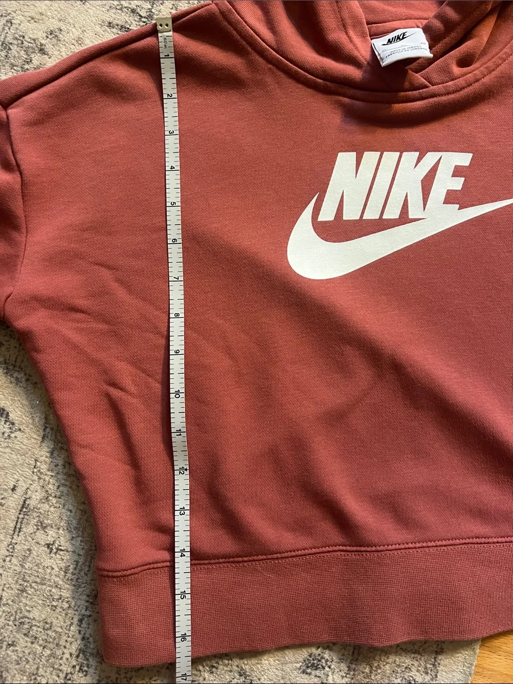 Nike Sportswear Club Cropped Hoodie – Youth XL